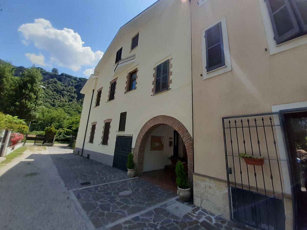 Rifugio Della Cascata Villa Collestatte Екстериор снимка